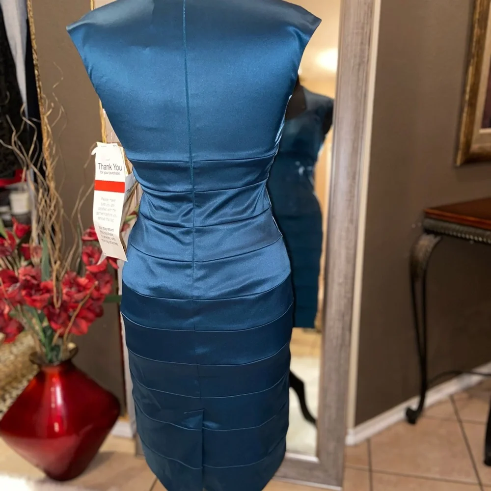 Mini cocktail dress - Picture 9 of 11